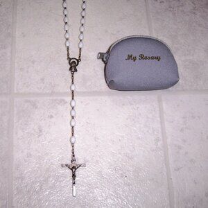 VTG White Beads CATHOLIC ROSARY w Silver Tone Cross Marked ITALY 18" NEW